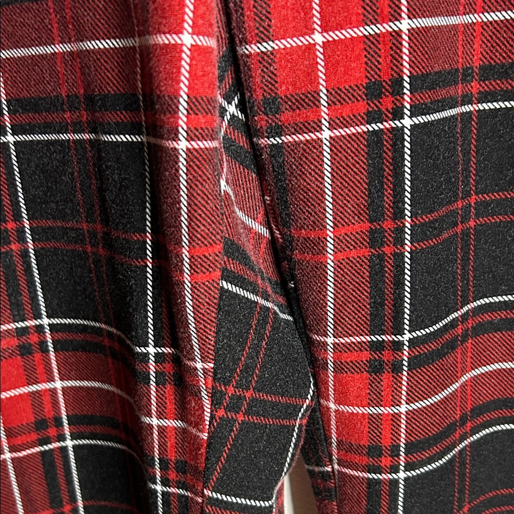 Torrid Red and Black Plaid Pull on Pocket Pixie Leggings - Picture 10 of 10
